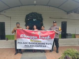 Giat Minggu Kasih, Polsek Bangkinang Kota Hadir Beri Rasa Aman Ibadah Jemaat Gereja Pantekosta